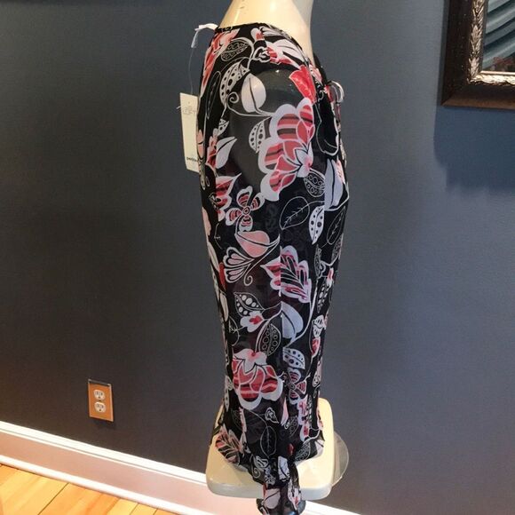 Ann Taylor LOFT black/red/white sheer lined top - Picture 4 of 6